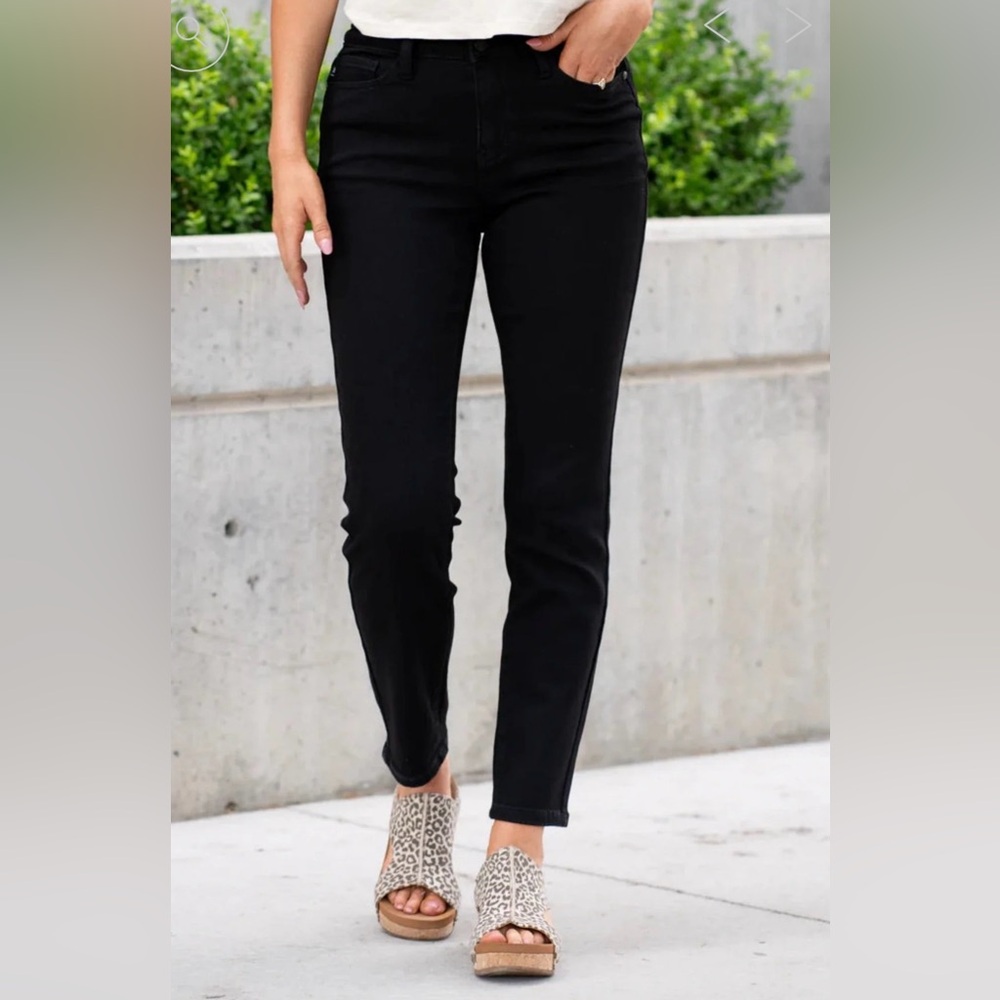 Judy Blue Black Boyfriend Jeans without distressing